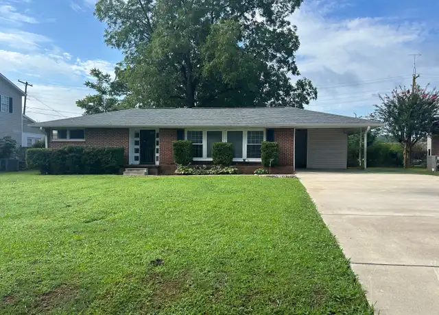 Property at 910 Tyler Ave, Muscle Shoals, AL, 35661, 4 beds, 2 baths, [object Object]