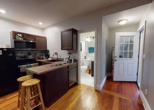 Property at 370 State St Fl Rear), New Haven, CT, 06510, 1 bed, 1 bath, [object Object]