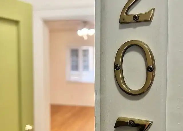 Property at R0590 - The Shannon Apartments - 911 SW 21st Ave, Portland, OR, 97205, 0 beds, 1 bath, [object Object]