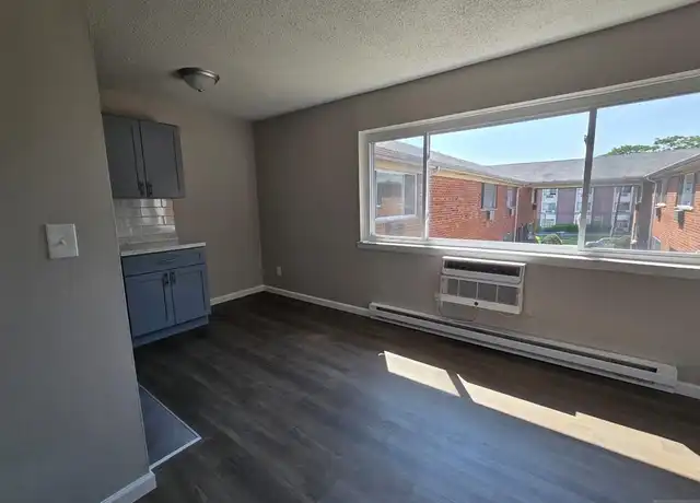 Property at 322 Park St Unit 11, Hackensack, NJ, 07601, 1 bed, 1 bath, [object Object]