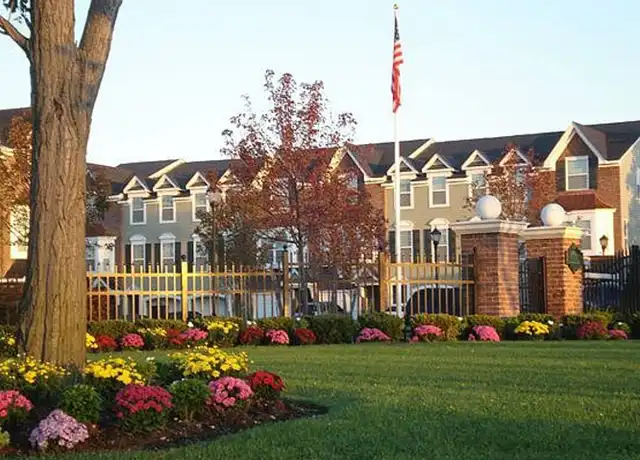Property at 52 Charley's Pl Unit 52, Bay Shore, NY, 11706, 1 bed, 1 bath, [object Object]