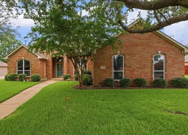 Property at 1612 Twin Oaks Dr, Cleburne, TX, 76033, 3 beds, 2 baths, [object Object]