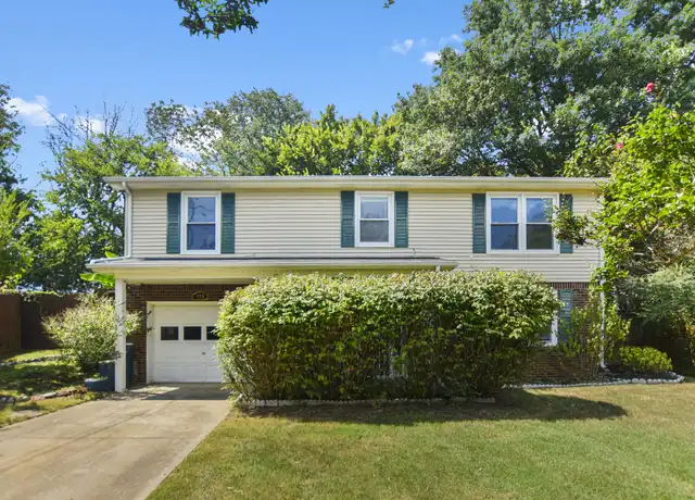 Property at 108 Cunningham Pl, Clarksville, TN, 37042, 3 beds, 2 baths, [object Object]