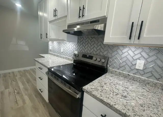 Property at 353 Schraffts Dr Unit 2-202, Waterbury, CT, 06705, 3 beds, 2 baths, [object Object]