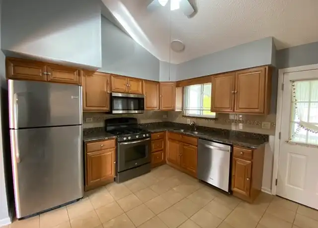Property at 1403 N Sauk Ln, Mount Prospect, IL, 60056, 3 beds, 2.5 baths, [object Object]