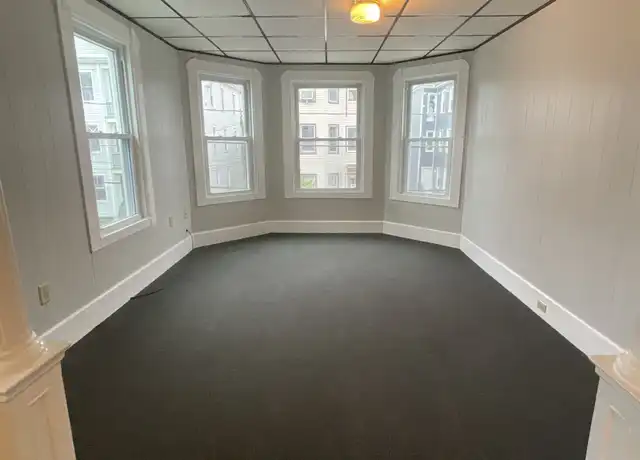 Property at 62 Roosevelt St Unit 2W, New Bedford, MA, 02744, 2 beds, 1 bath, [object Object]