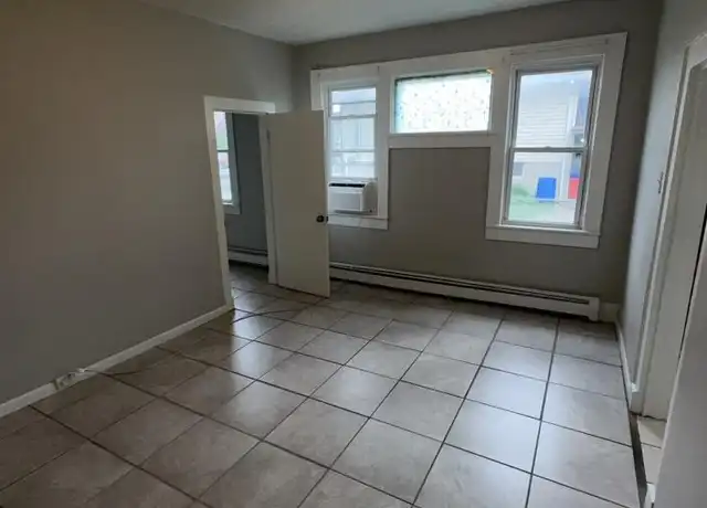 Property at 532 Cherry St Unit B, Scranton, PA, 18505, 2 beds, 1 bath, [object Object]