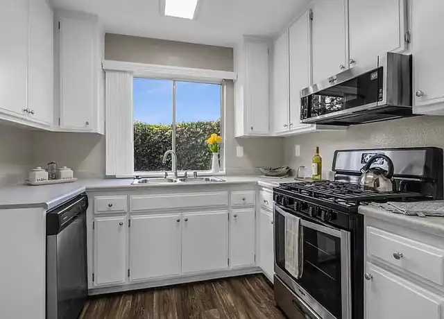 Property at Carmenita Townhouse - 11622 Carmenita Rd, Whittier, CA, 90605, 2-3 beds, 1.5 baths, [object Object]
