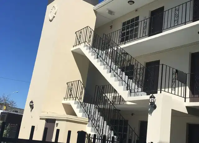 Property at 3270 W Trade Ave Unit 15, Miami, FL, 33133, 2 beds, 1 bath, [object Object]