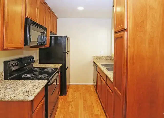 Property at Hunter's Run Apartments - 532 Broadway, El Cajon, CA, 92021, 0-1 beds, 1 bath, [object Object]