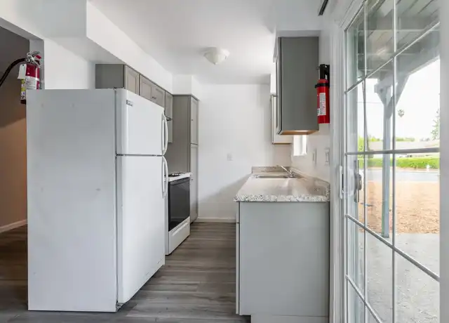 Property at 927 Delport Ave Unit 4, Santa Rosa, CA, 95407, 3 beds, 1 bath, [object Object]