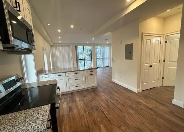 Property at 19 Academy Dr Unit 8, Lowell, MA, 01851, 0 beds, 1 bath, [object Object]