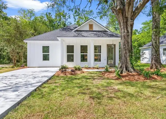 Property at 305 W 27th Ave, Covington, LA, 70433, 4 beds, 2 baths, [object Object]
