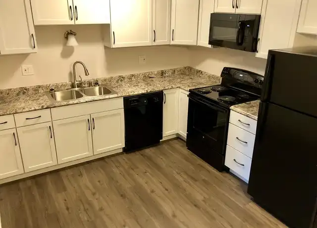 Property at Wyndham Place Apartments - Sylvan Cir, Germantown, WI, 53022, 2 beds, 1 bath, [object Object]