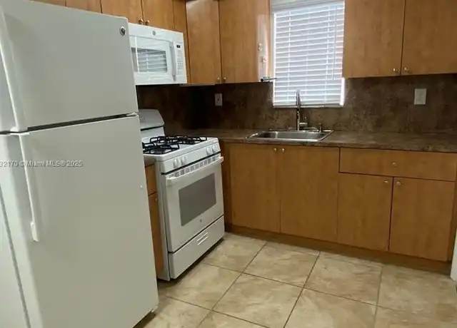 Property at 6250 Bird Rd Unit B3, Miami, FL, 33155, 1 bed, 1 bath, [object Object]