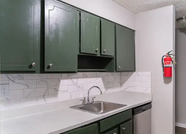 Property at Moss Creek - 582 Roberts Dr, Riverdale, GA, 30274, 2 beds, 1-1.5 bath, [object Object]
