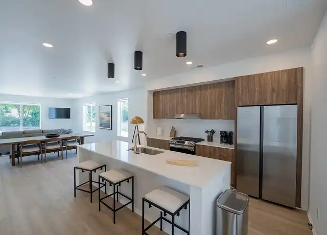 Property at Rutherford House - 911 Rutherford Rd, Greenville, SC, 29609, 1 bed, 1 bath, [object Object]