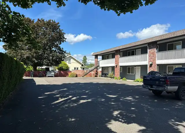 Property at Arlington Apartments - 240 W Arlington St, Gladstone, OR, 97027, 1 bed, 1 bath, [object Object]