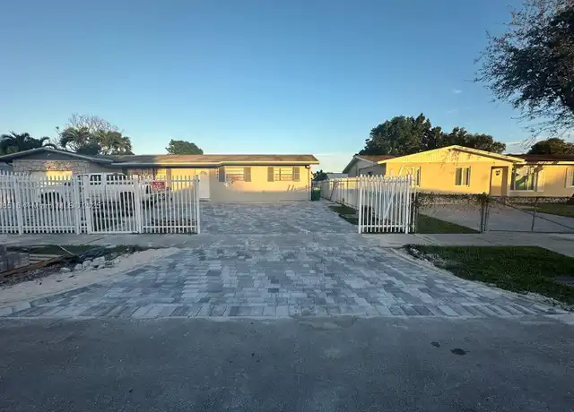 Property at 19727 SW 118th Pl Unit A, Miami, FL, 33177, 3 beds, 1 bath, [object Object]