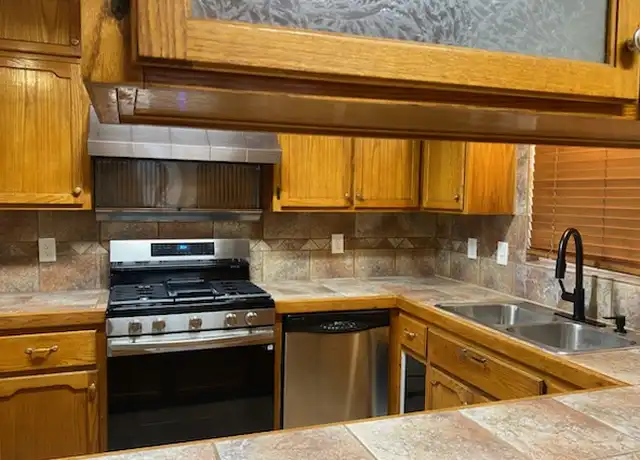 Property at 8442 S Fruit Ave, Fresno, CA, 93706, 3 beds, 2 baths, [object Object]