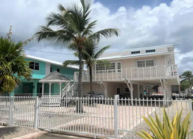 Property at 126 3rd Ln, Key Largo, FL, 33037, 2 beds, 3 baths, [object Object]