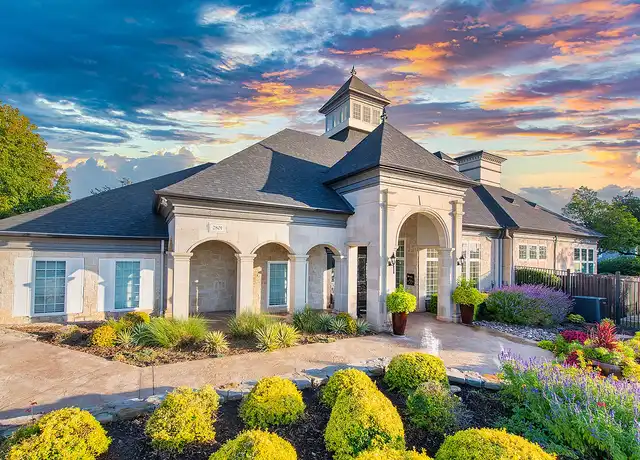 Property at MAA Willow Creek - 2801 Airport Fwy, Bedford, TX, 76021, 1-2 bed, 1-2 bath, [object Object]