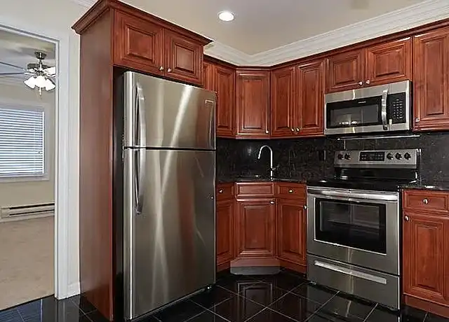 Property at Fairfield Maples South - 850 Little East Neck Rd, West Babylon, NY, 11704, 1-2 bed, 1 bath, [object Object]