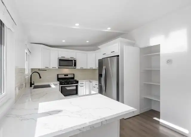 Property at 3201 Bayside Dr Unit 3203, Corona Del Mar, CA, 92625, 2 beds, 1 bath, [object Object]