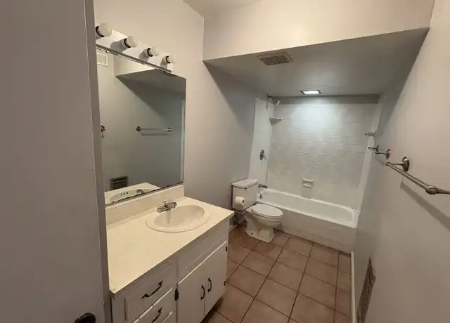 Property at 4240 Crestview Dr Unit a, Chattanooga, TN, 37415, 2 beds, 2 baths, [object Object]