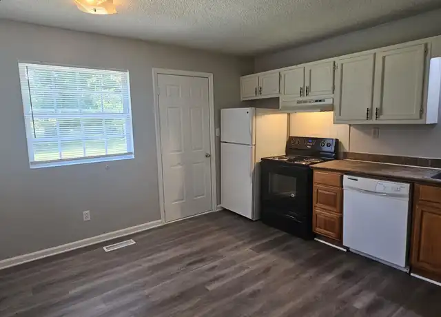 Property at 417 E Moore St, Tullahoma, TN, 37388, 2 beds, 1 bath, [object Object]