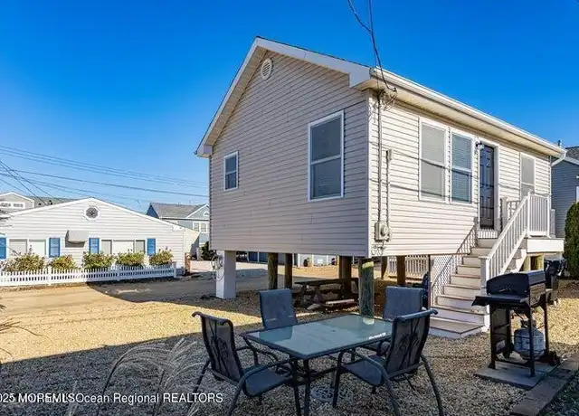 Property at 109 W Pompano Way, Lavallette, NJ, 08735, 2 beds, 1 bath, [object Object]