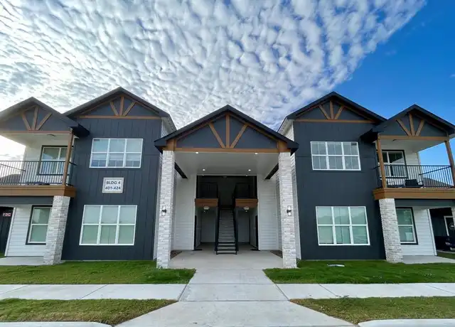 Property at 802 West Loop, El Campo, TX, 77437, 1 bed, 1 bath, [object Object]