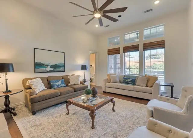 Property at 905 Tiffany Ln, Mesquite, TX, 75149, 5 beds, 3 baths, [object Object]