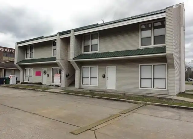 Property at 700 Covington Ctr Unit 4, Covington, LA, 70433, 1 bed, 1 bath, [object Object]