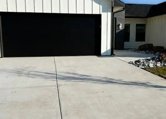 Property at 5216 S Chase Cir Unit 5216 Chase, Wichita, KS, 67217, 3 beds, 2 baths, [object Object]