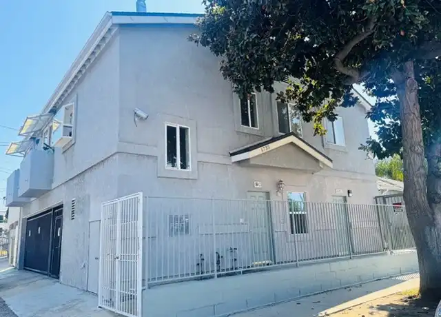 Property at 16852 Archwood St, Lake Balboa, CA, 91406, 1 bed, 1 bath, [object Object]
