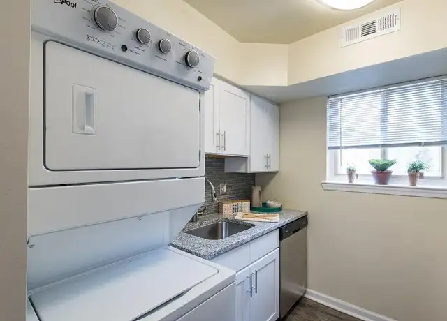 Photo of 469 Glen Mar Rd, Glen Burnie, MD 21061