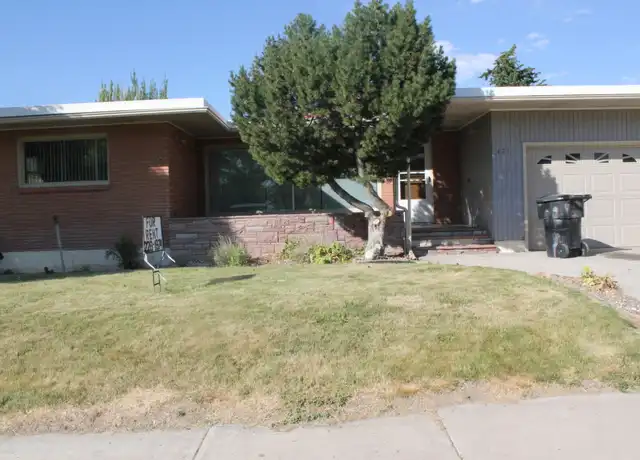 Property at 471 E Park St, American Falls, ID, 83211, 3 beds, 2 baths, [object Object]