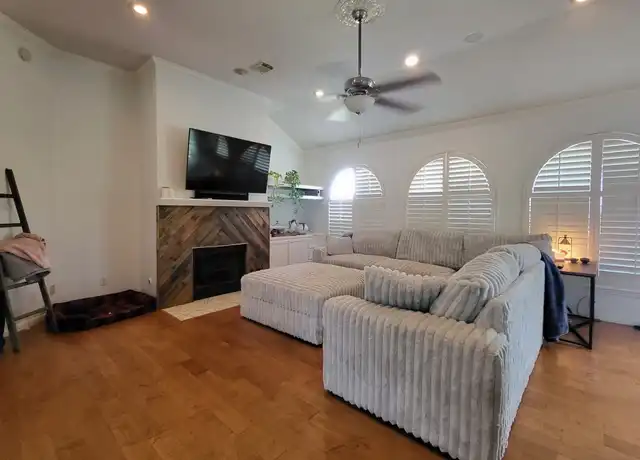 Property at 10400 W Cave Loop, Dripping Springs, TX, 78620, 4 beds, 2 baths, [object Object]