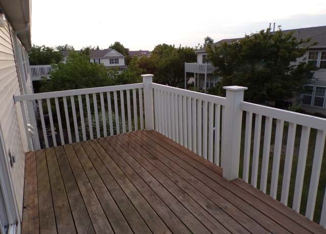 Photo of 1595 Millbrook Dr, Algonquin, IL 60102