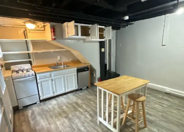 Property at 2 Champney Pl, Boston, MA, 02114, 2 beds, 1 bath, [object Object]