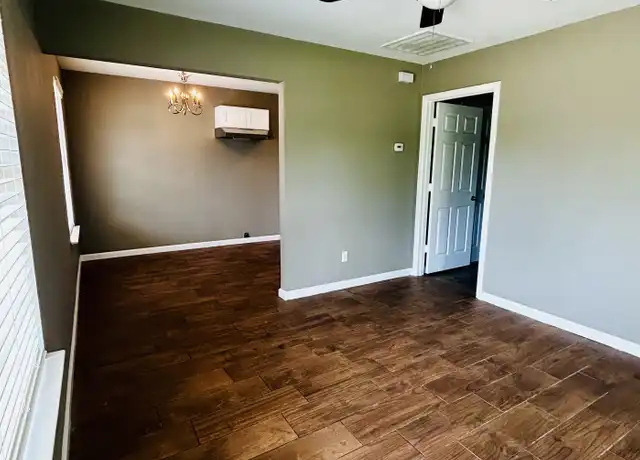 Property at 402 S Gaines St Unit B, Ennis, TX, 75119, 1 bed, 1 bath, [object Object]
