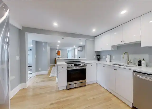 Property at 382 Spring St #2, Newport, RI, 02840, 3 beds, 1 bath, [object Object]