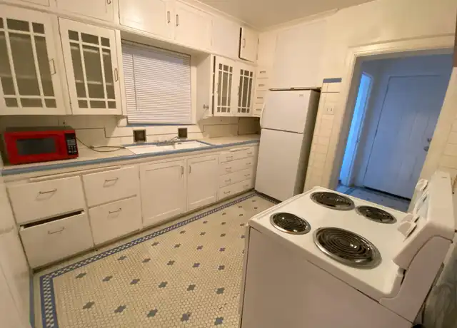 Property at 136 S 300 E Unit 29, Salt Lake City, UT, 84111, 1 bed, 1 bath, [object Object]