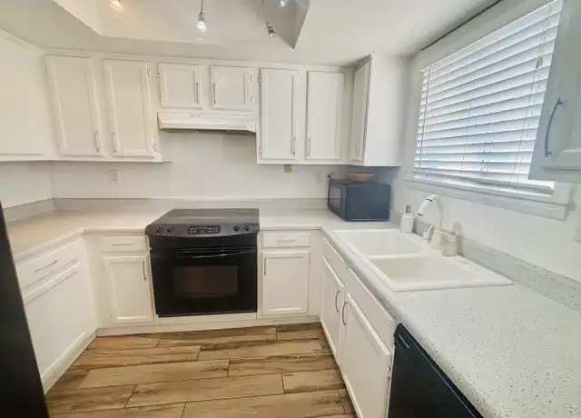 Property at 1402 E Osborn Rd #16, Phoenix, AZ, 85014, 2 beds, 2.5 baths, [object Object]