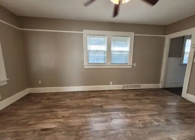 Property at 3020 Columbia St, Des Moines, IA, 50313, 2 beds, 1 bath, [object Object]
