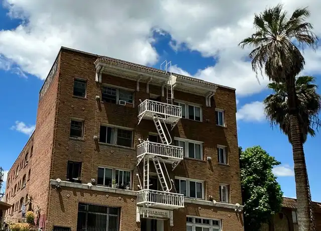 Property at 945 Beacon Ave Unit 400, Los Angeles, CA, 90015, 0 beds, 1 bath, [object Object]