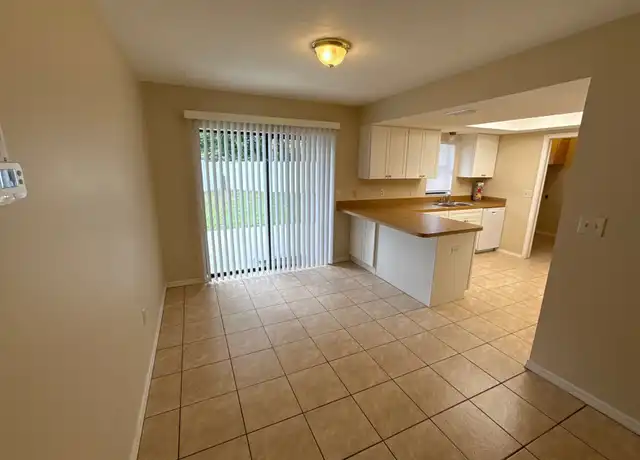 Property at 6204 W Pinedale Cir, Crystal River, FL, 34429, 3 beds, 2 baths, [object Object]