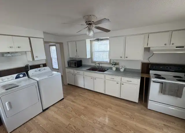 Property at 223 W 12th St, Cedar Falls, IA, 50613, 2 beds, 1 bath, [object Object]