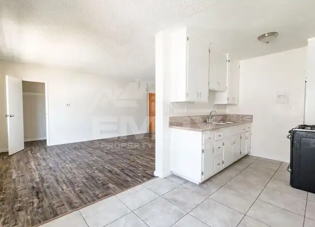 Property at 304 N Market St Unit 2, Inglewood, CA, 90302, 2 beds, 1 bath, [object Object]